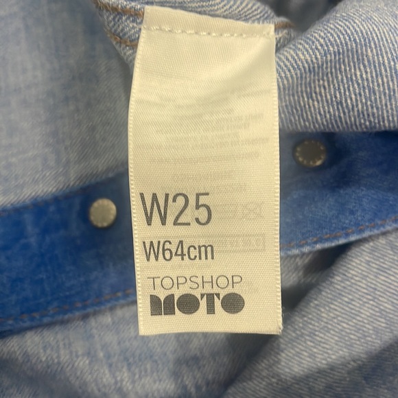 Small denim button up jean skirt - Picture 3 of 5